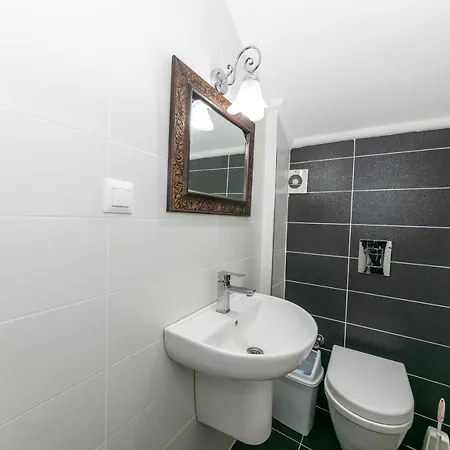 Gunes 2 Icmeler Shared Pool וילה