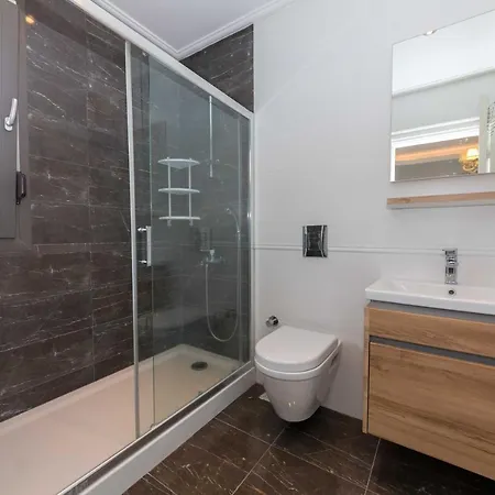 Gunes 2 Icmeler Shared Pool Vila Mugla