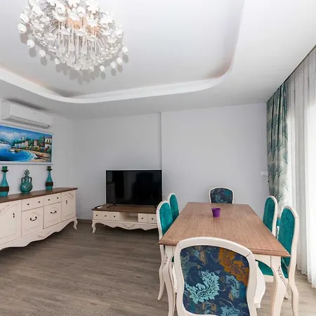וילה Gunes 2 Icmeler Shared Pool *